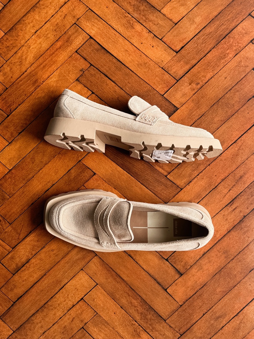 Sz 8.5 Dolce Vita Tan Elias Lug Sole Suede Loafers In Dune NWOB - Picture 3 of 8